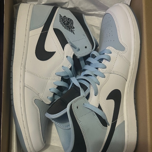 Nike Men's Light Blue and White High-Top Sneakers - Picture 1 of 3